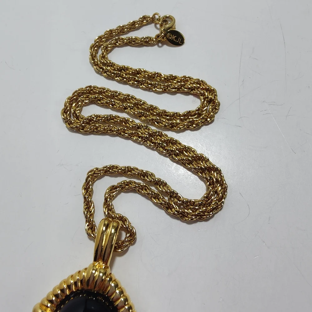 Vintage KJL Kenneth Jay Lane Black Cabochon Pendant Necklace Gold Tone Rope - Picture 3 of 10